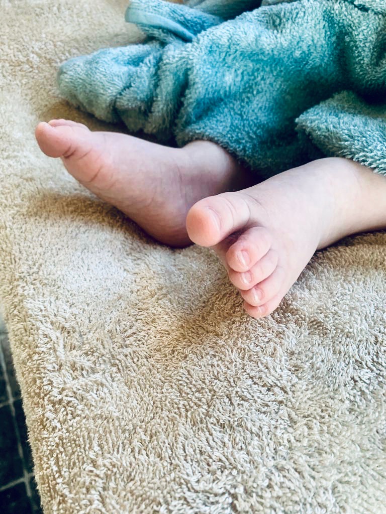 Ellenestje babymassage voetjes